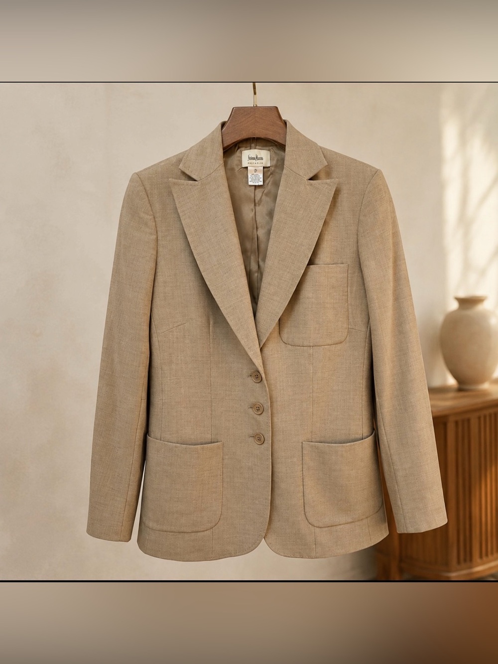 Neiman Marcus exclusive size 6 tan wool jacket